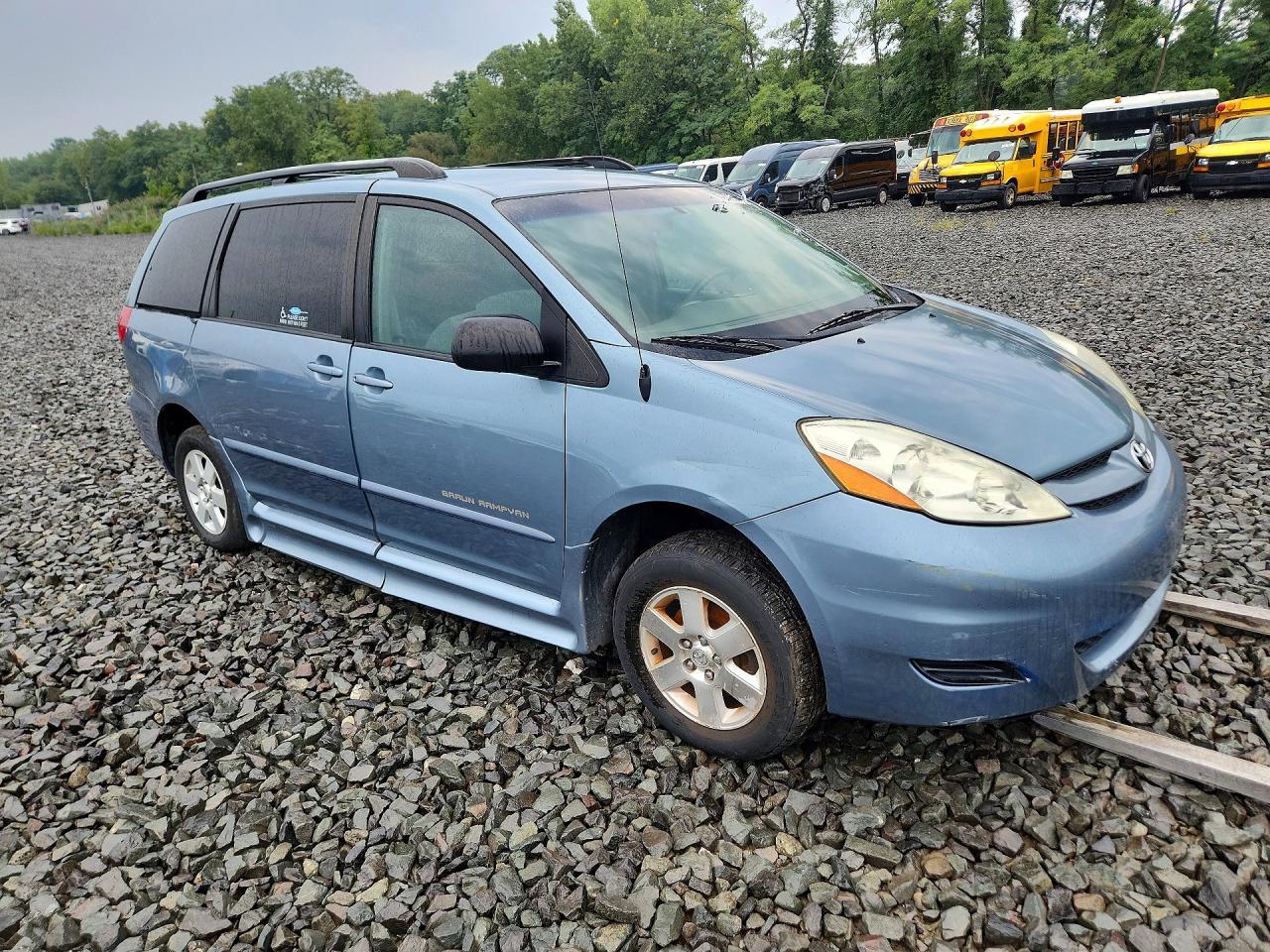 2006 Toyota Sienna Le 8 Passenger - Image 4