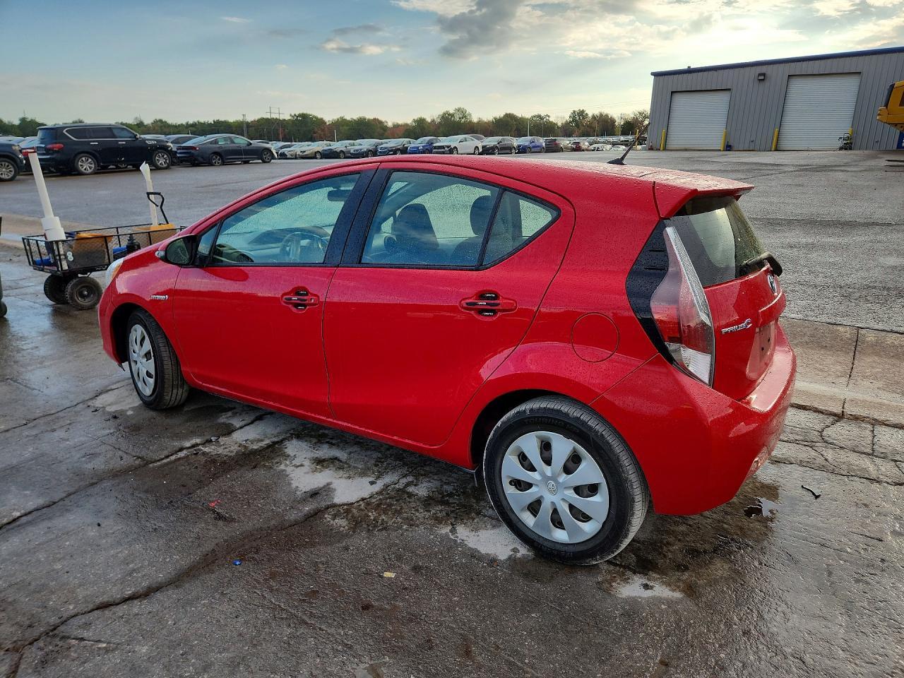 2012 Toyota Prius C Two - Фото 2