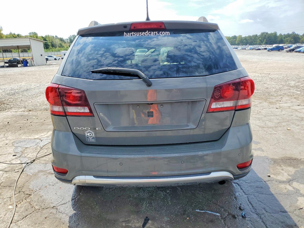 2020 Dodge Journey Crossroad - Image 6