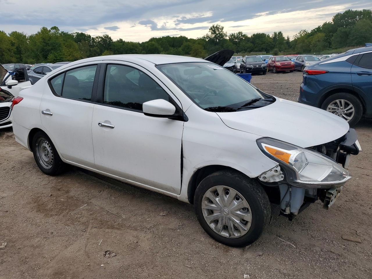 2017 Nissan Versa 1.6 Sv - Фото 4