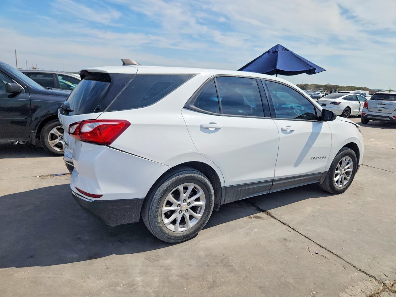 2018 Chevrolet Equinox Ls - Фото 3