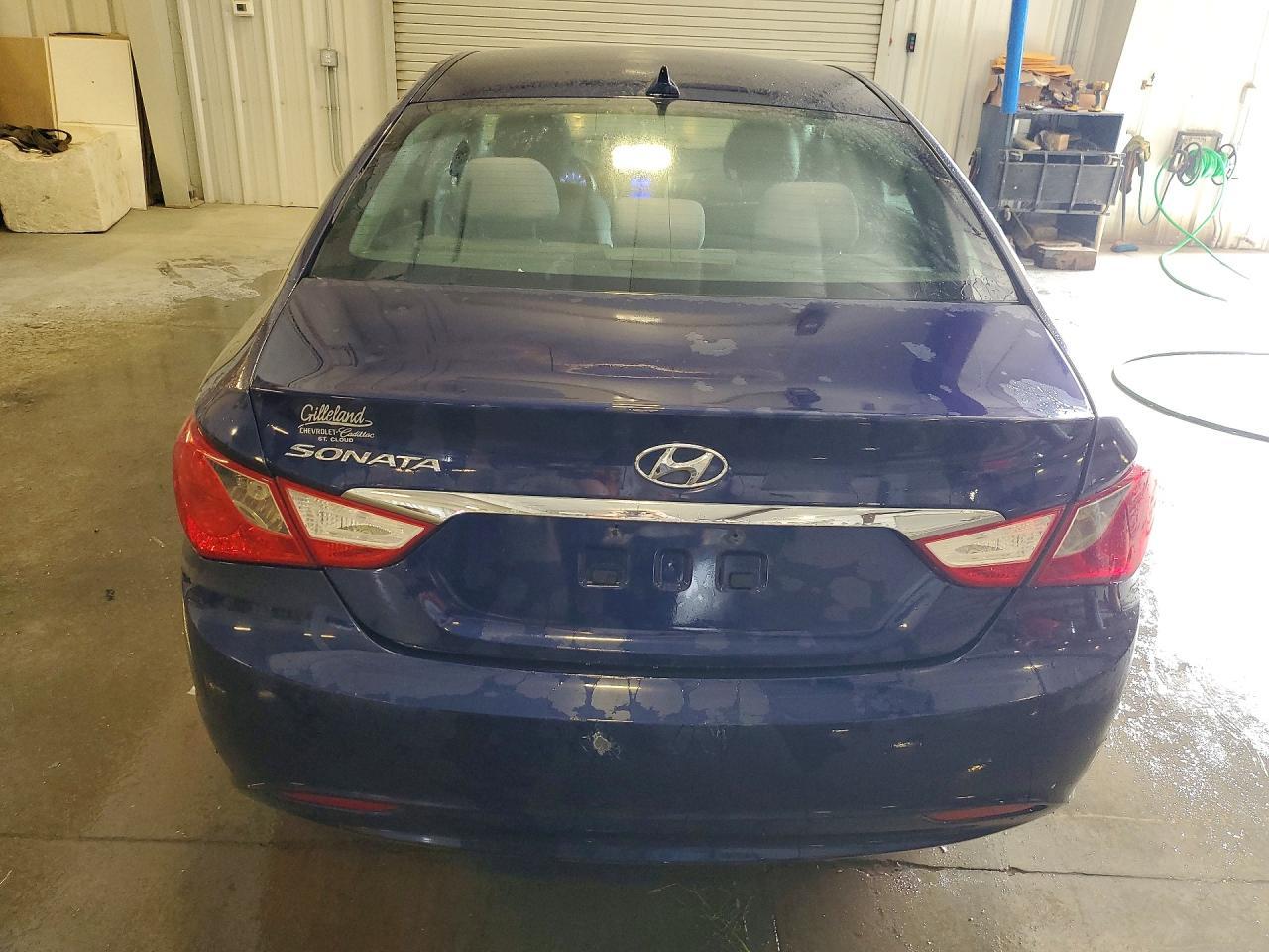 2012 Hyundai Sonata Gls - Image 6