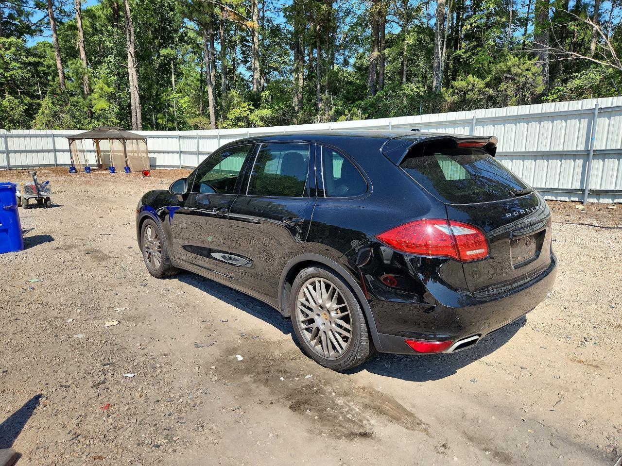 2014 Porsche Cayenne S - Image 2