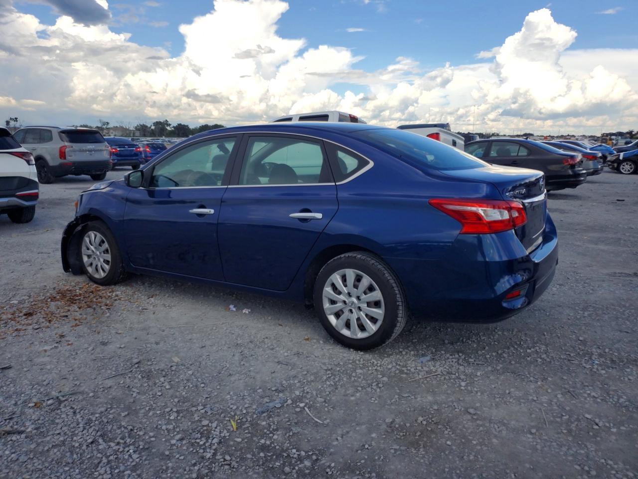 2019 Nissan Sentra S - Фото 2