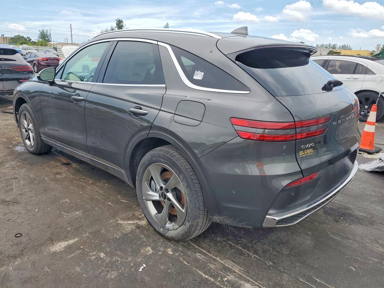 2026 Genesis Gv70 Advanced - Image 2