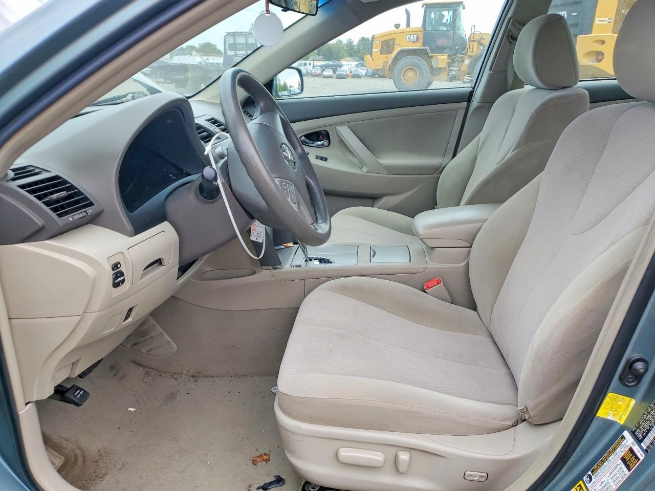 2011 Toyota Camry Le - Image 7