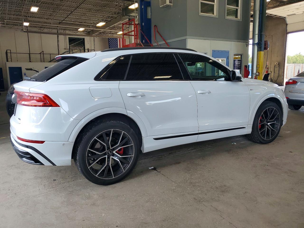 2020 Audi Q8 Prestige S-Line - Фото 3