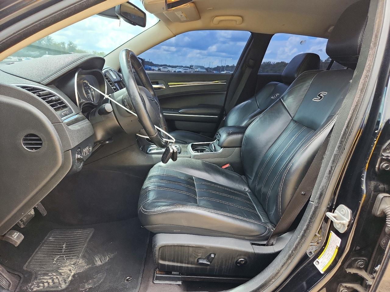 2018 Chrysler 300 Touring - Image 7