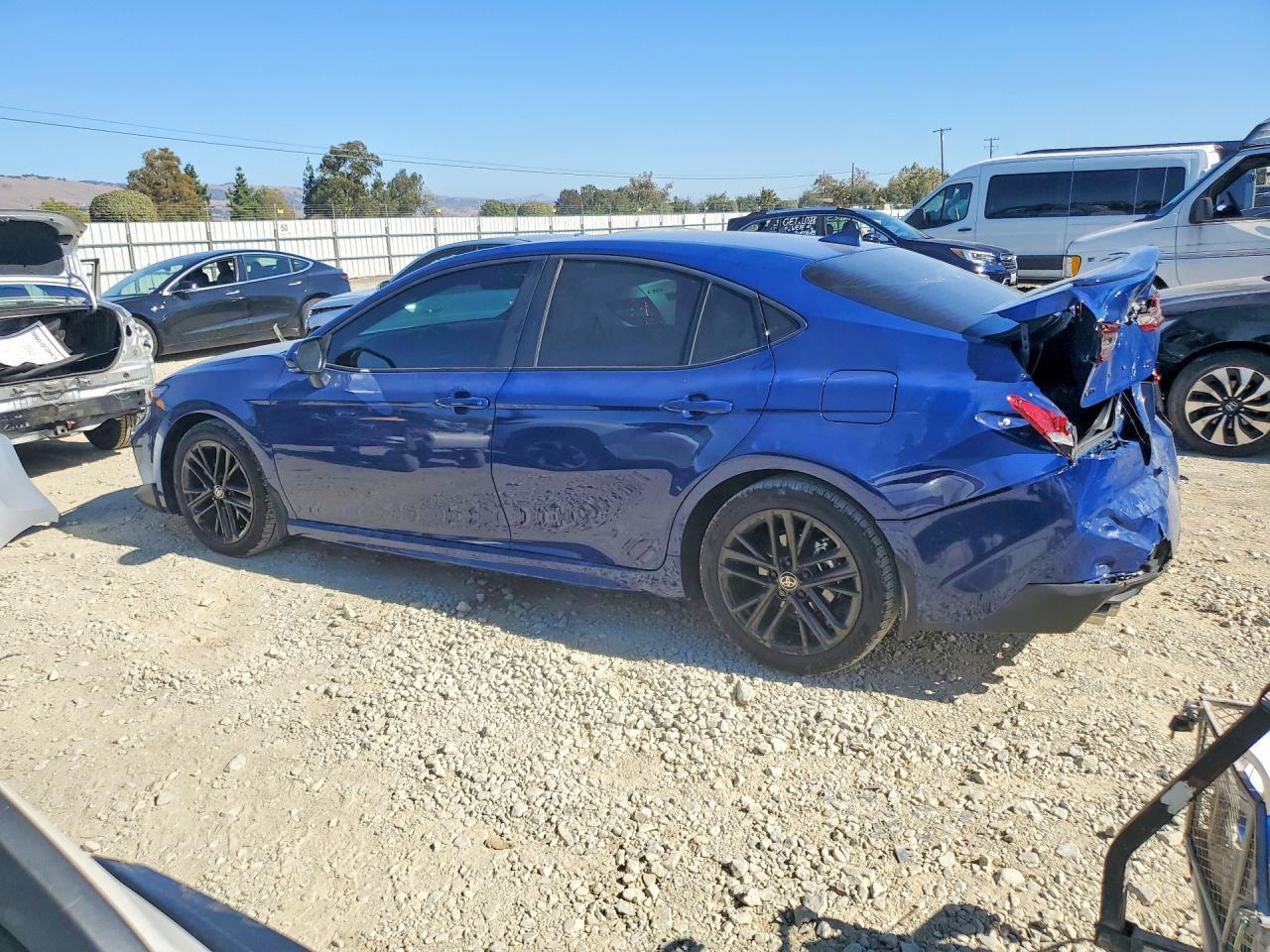 2026 Toyota Camry Se - Фото 2