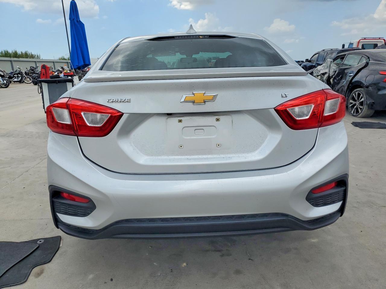 2017 Chevrolet Cruze Lt - Фото 6