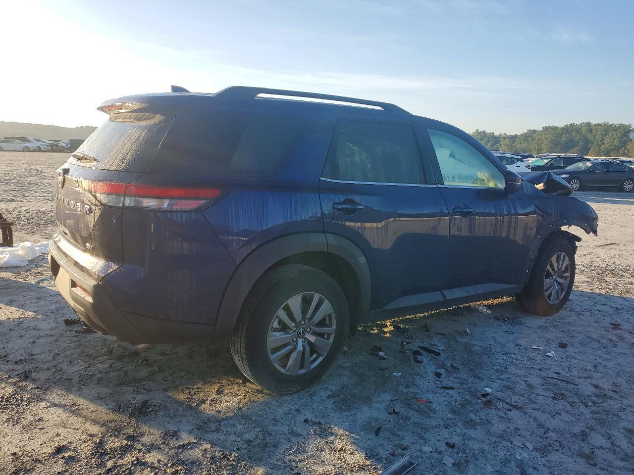 2024 Nissan Pathfinder Sv - Image 3
