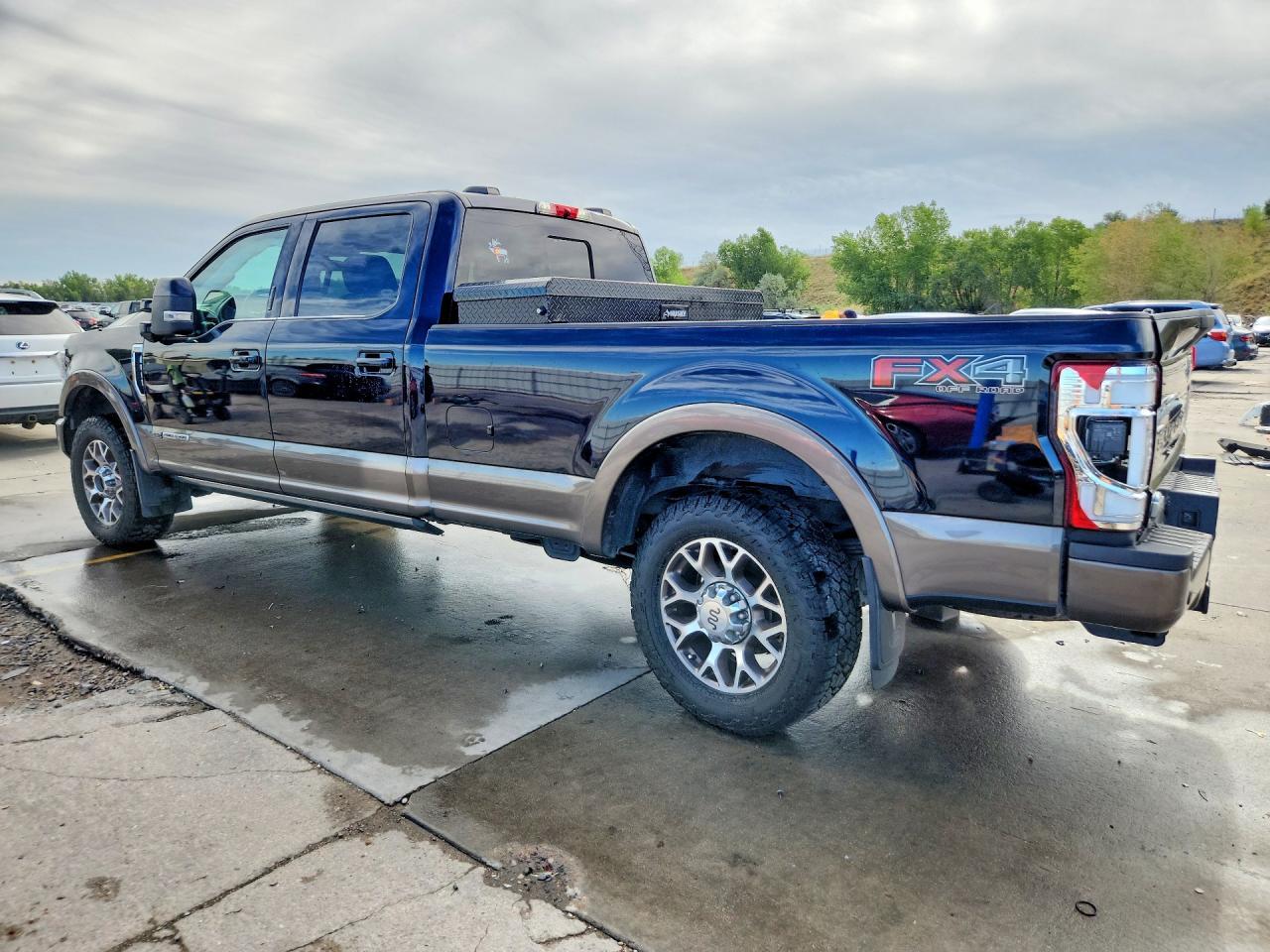 2022 Ford F350 Super Duty - Фото 2