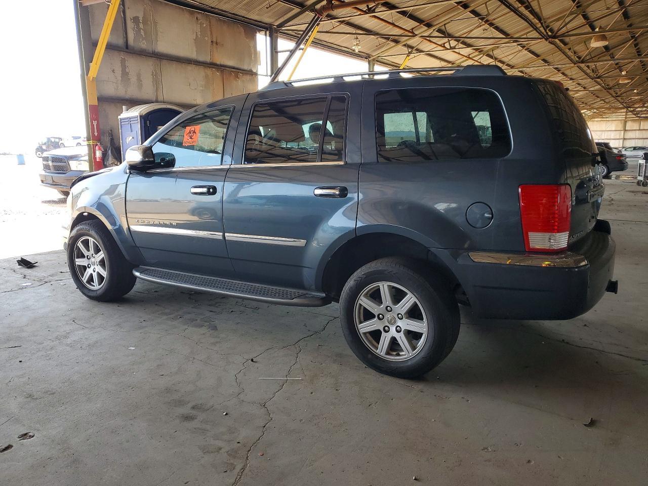 2007 Chrysler Aspen Limited - Image 2