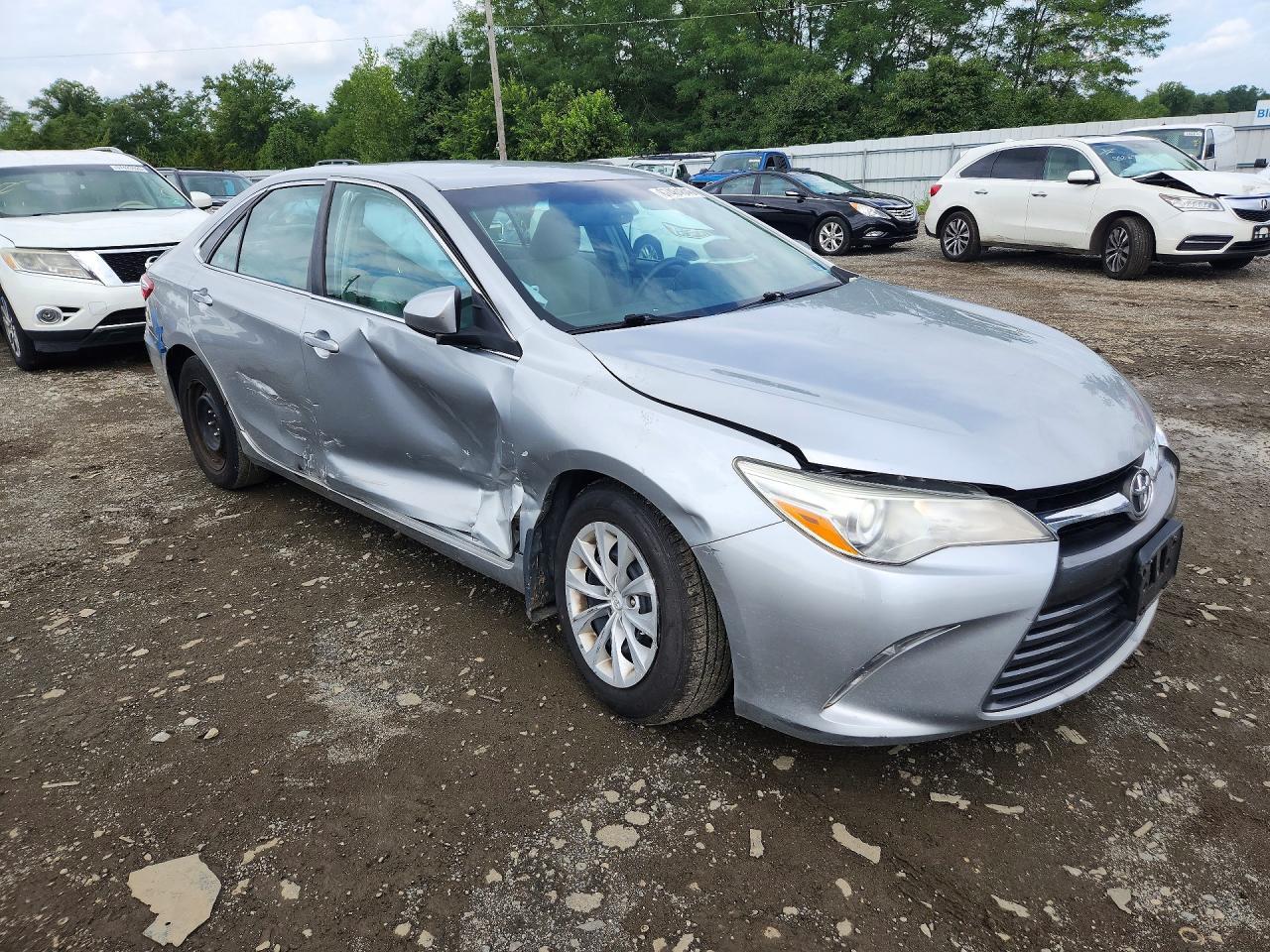 2016 Toyota Camry Le - Фото 4