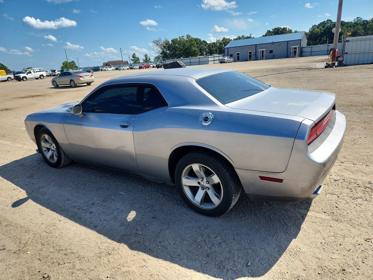 2011 Dodge Challenger - Фото 2