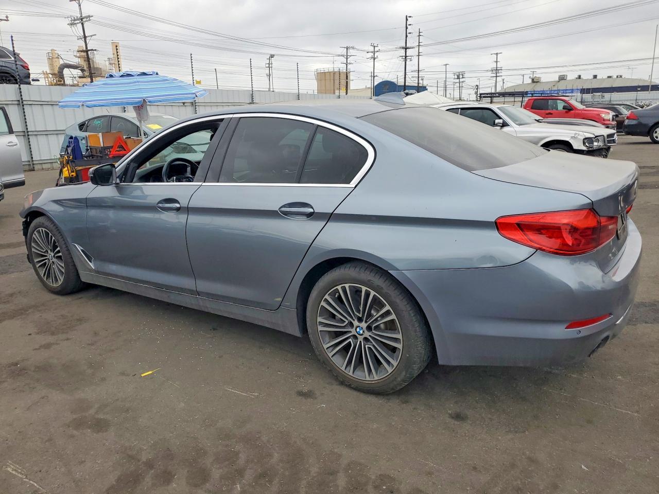 2019 BMW 530 I - Фото 2
