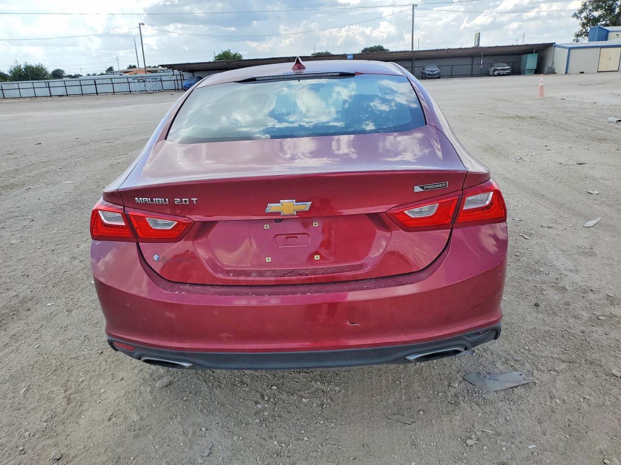 2018 Chevrolet Malibu Premier - Image 6