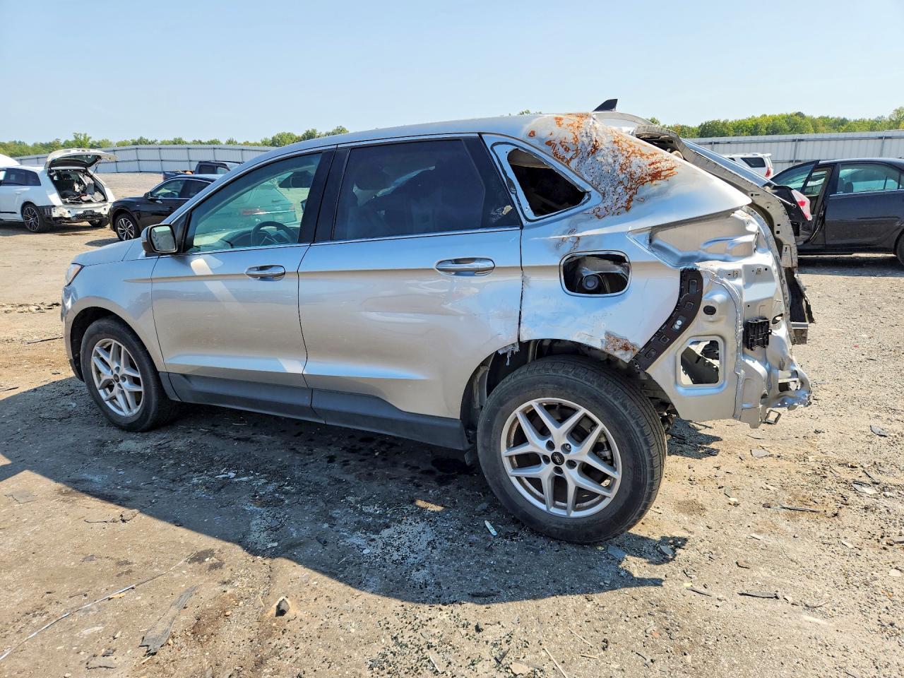 2023 Ford Edge Sel - Image 2