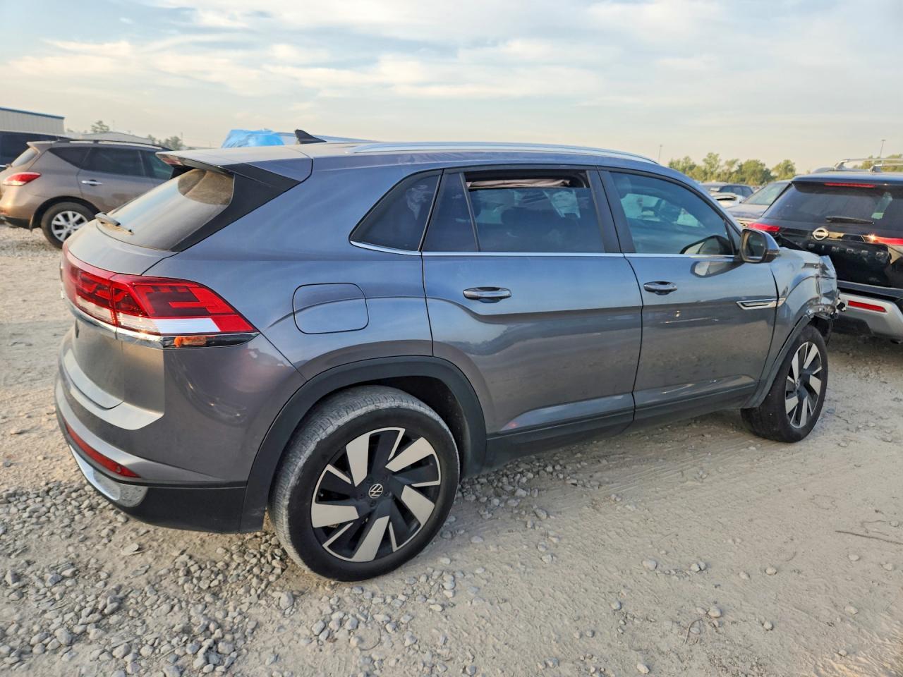 2025 Volkswagen Atlas Cross Sport Se - Фото 3