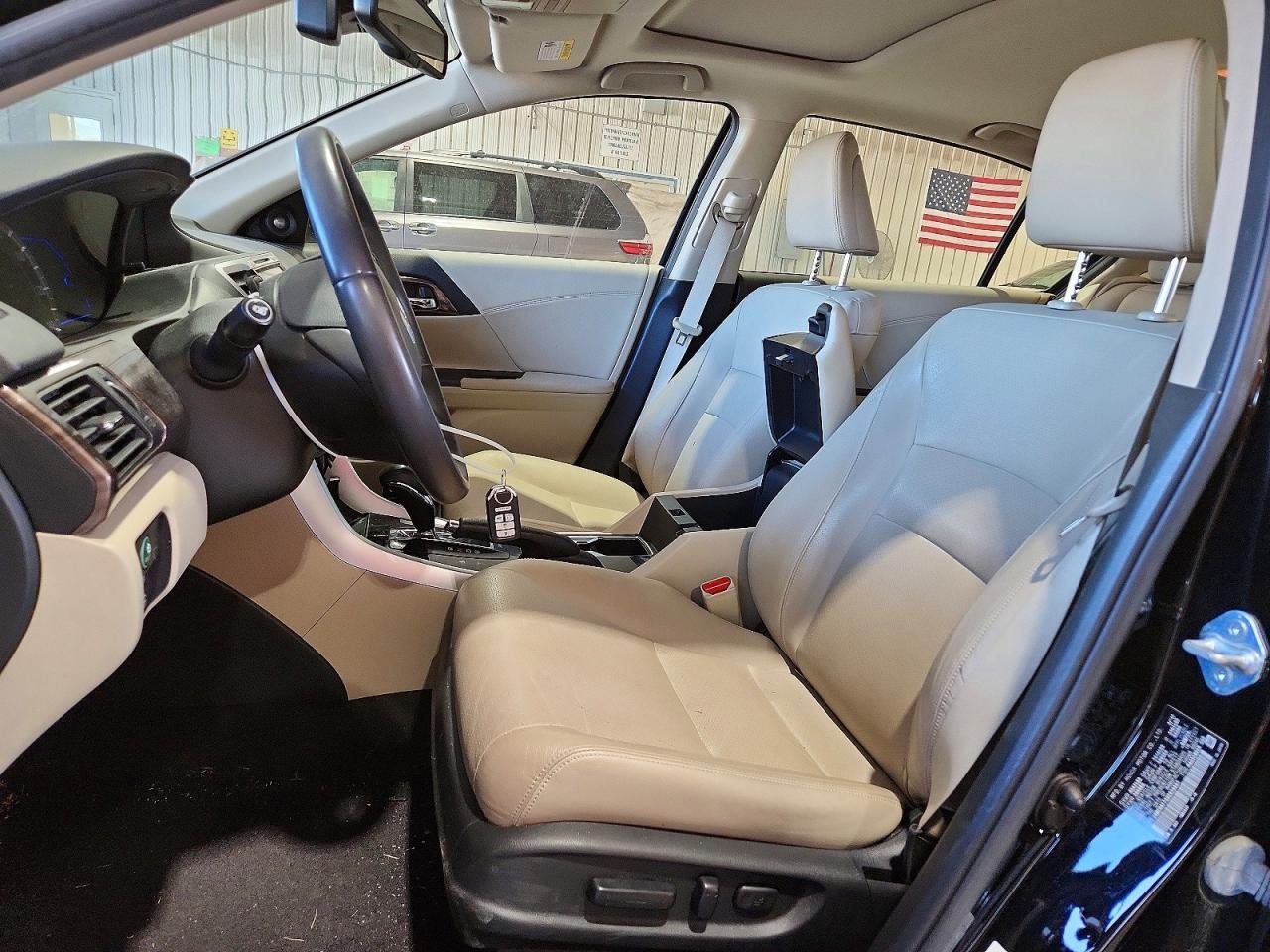 2017 Honda Accord Touring Hybrid - Фото 7