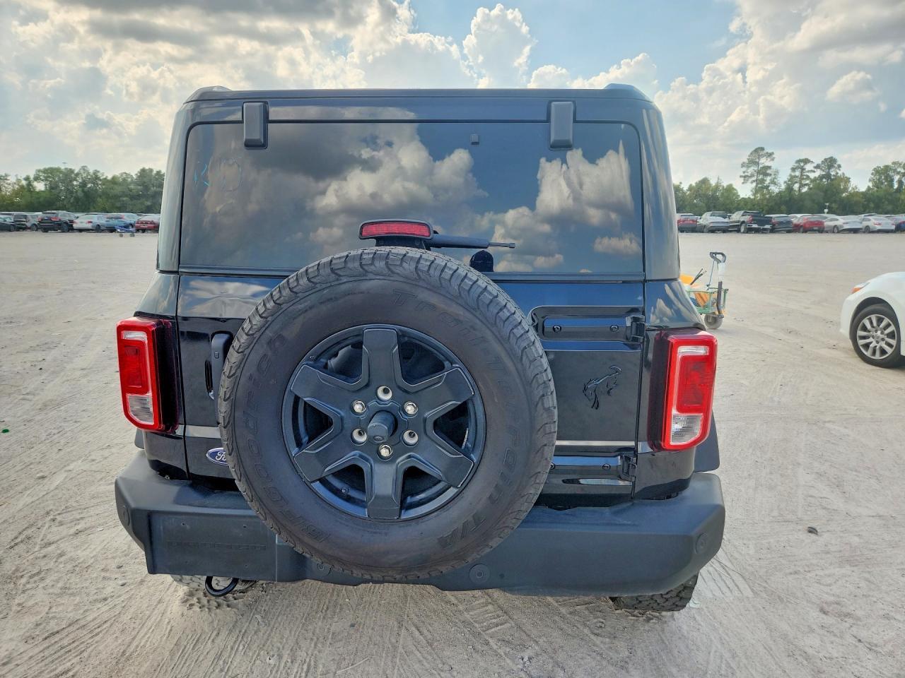 2025 Ford Bronco Big Bend - Image 6
