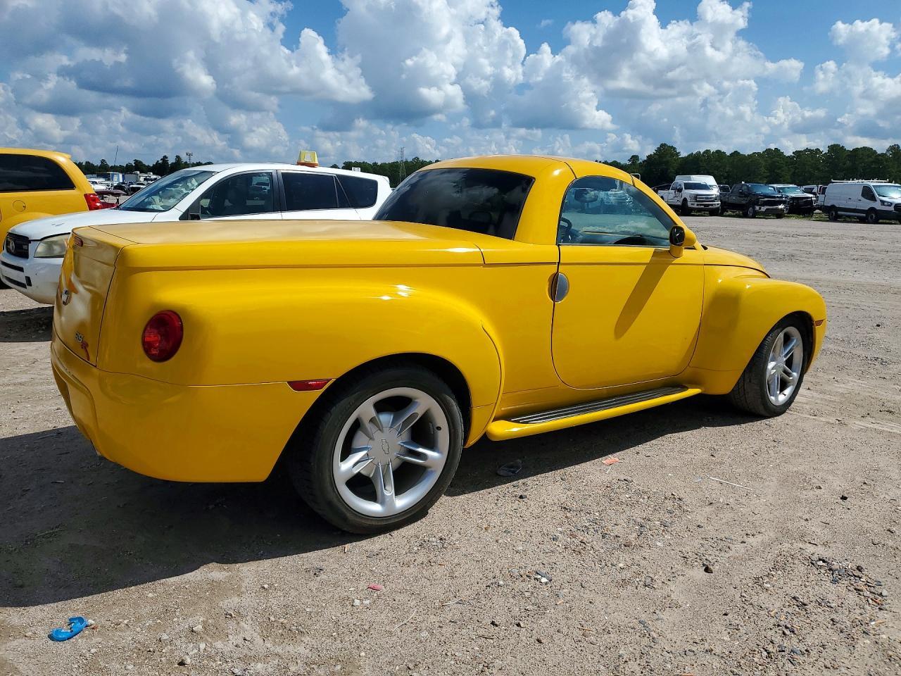 2004 Chevrolet Ssr - Фото 3