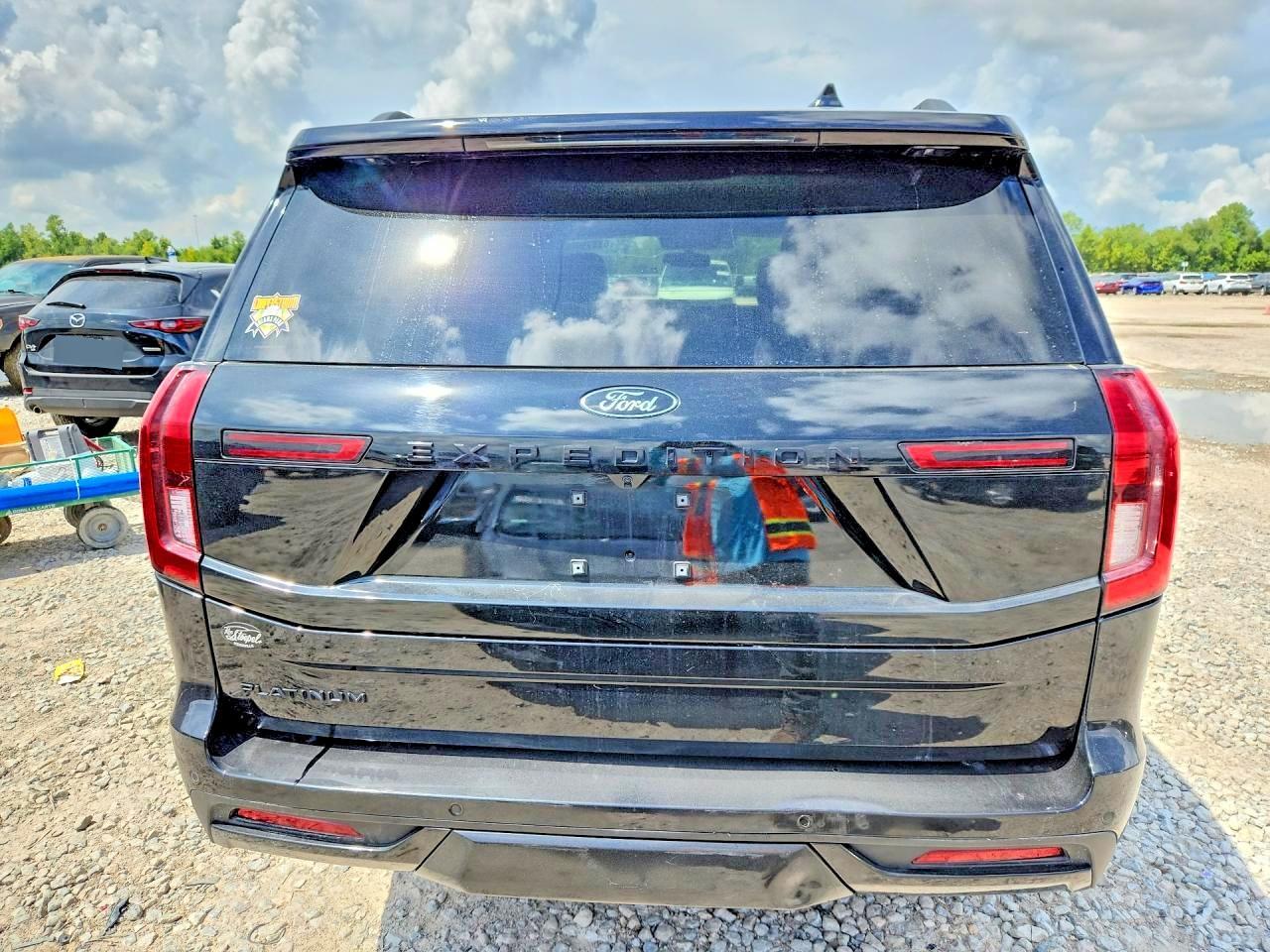 2025 Ford Expedition Platinum - Image 6