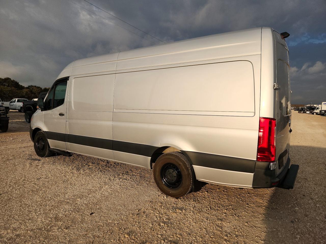 2023 Mercedes-Benz Sprinter 2500 - Image 2