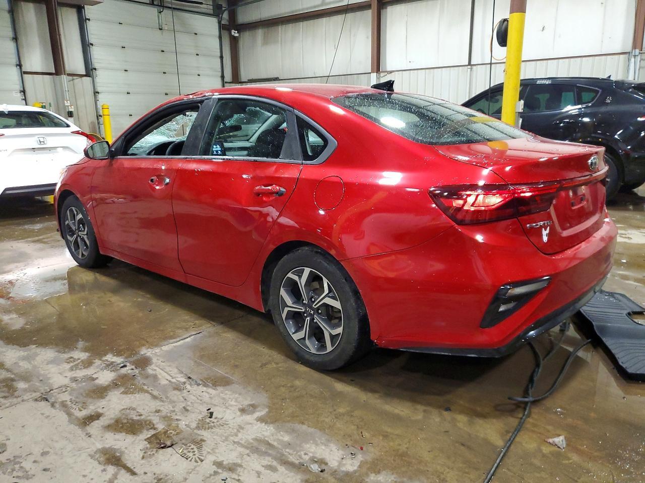 2019 Kia Forte Lxs - Фото 2
