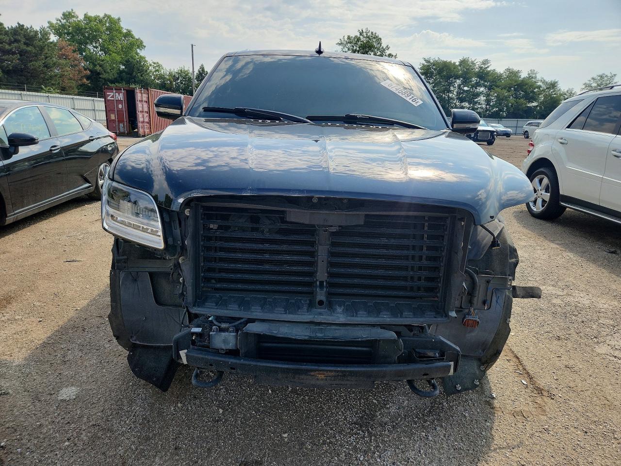 2019 Lincoln Navigator Select - Image 5
