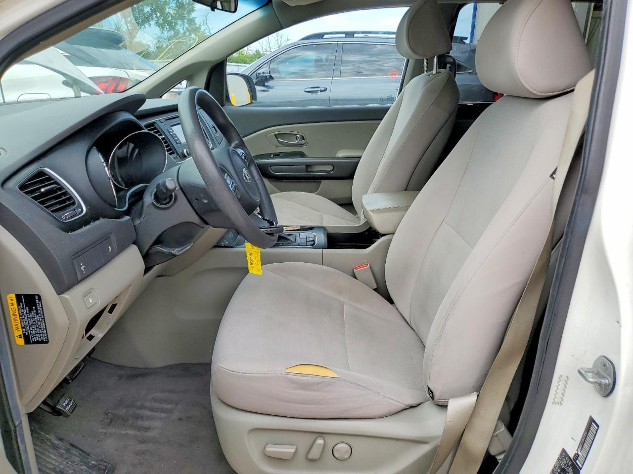 2016 Kia Sedona Lx - Image 7