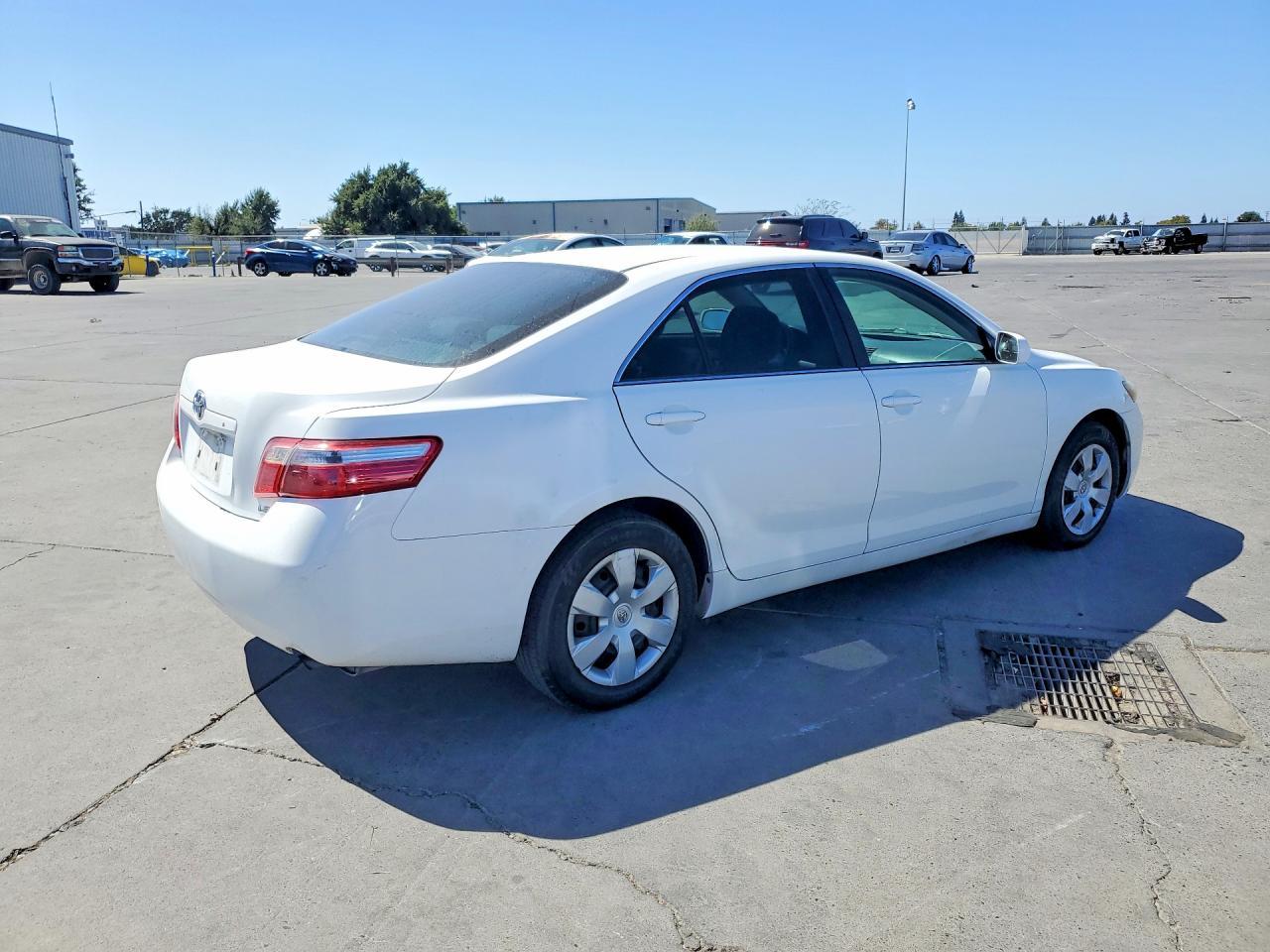 2007 Toyota Camry Le - Image 3