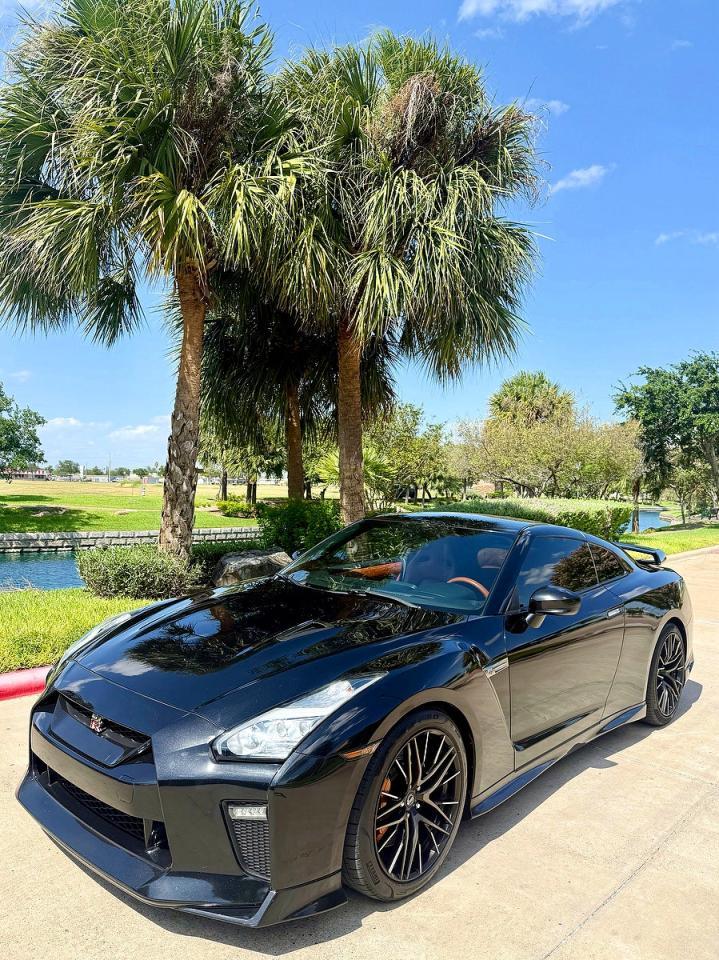2017 Nissan Gt-R Premium - Фото 2