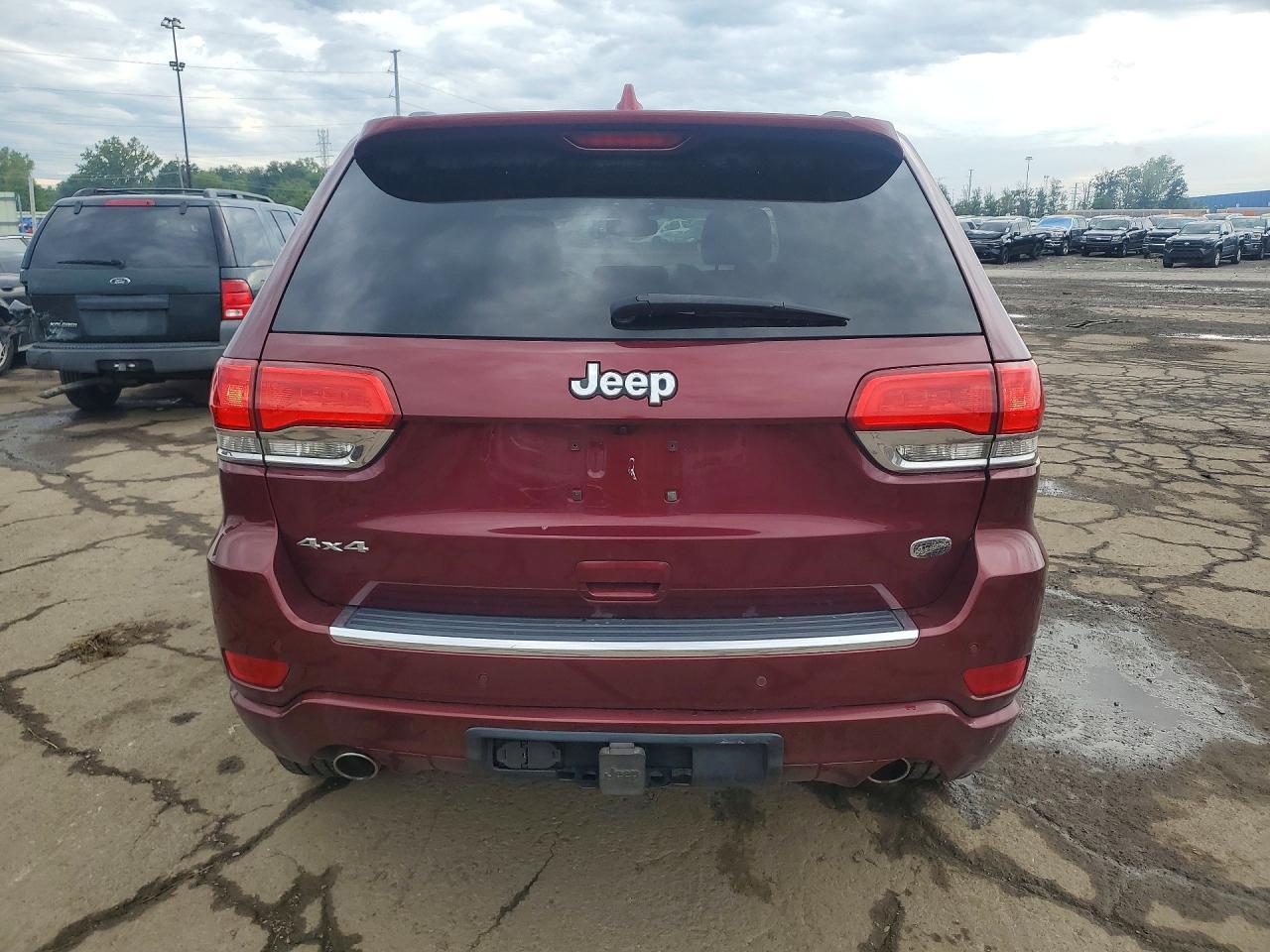 2017 Jeep Grand Cherokee Overland - Image 6