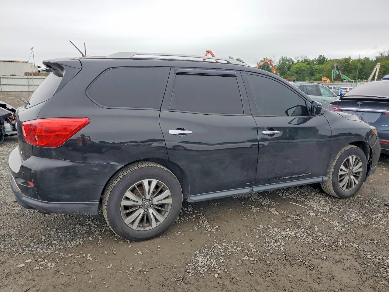 2017 Nissan Pathfinder Sv - Фото 3