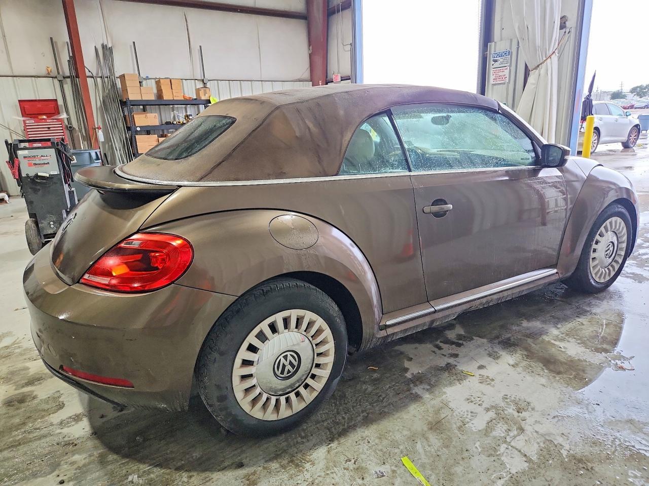 2014 Volkswagen Beetle - Фото 3