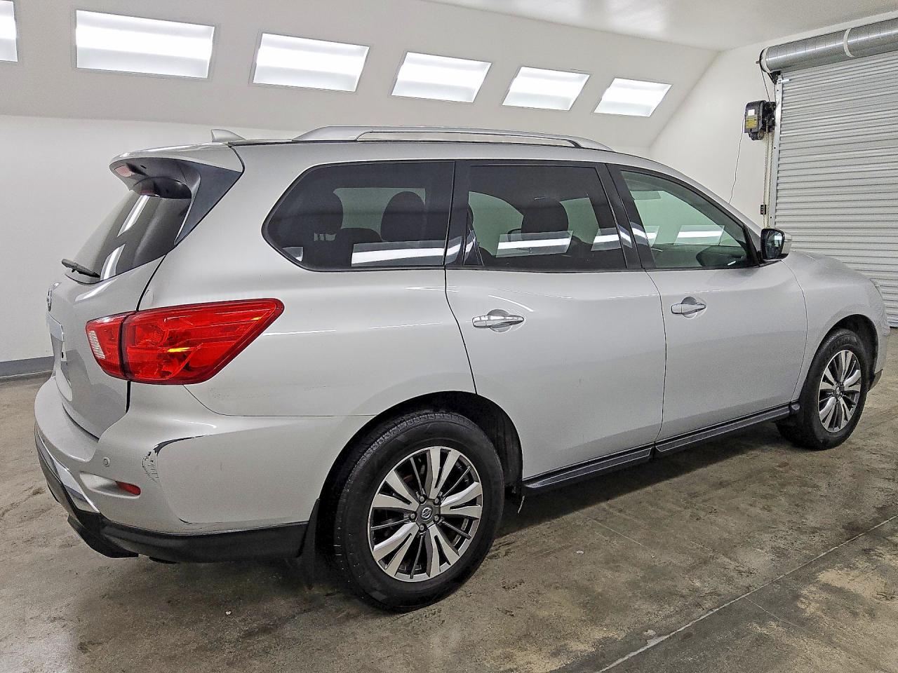 2019 Nissan Pathfinder S - Фото 3