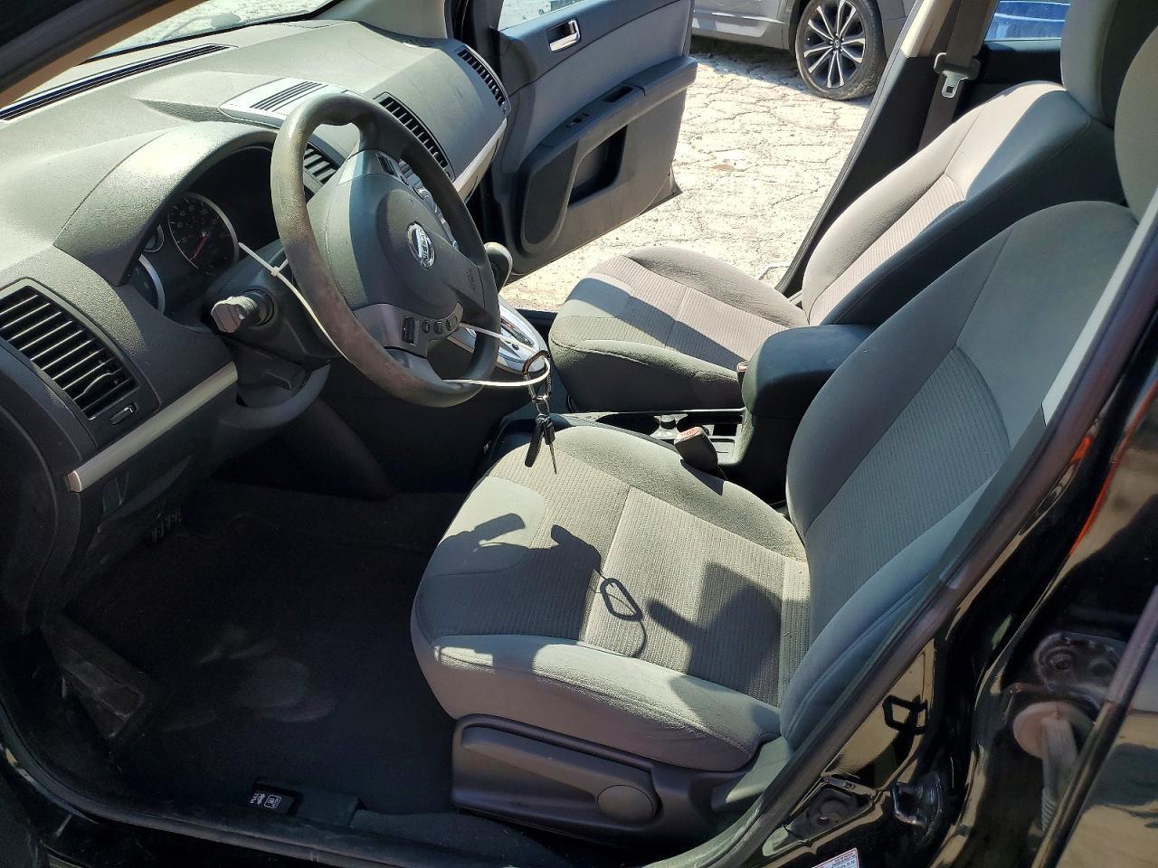 2010 Nissan Sentra 2.0 - Image 7
