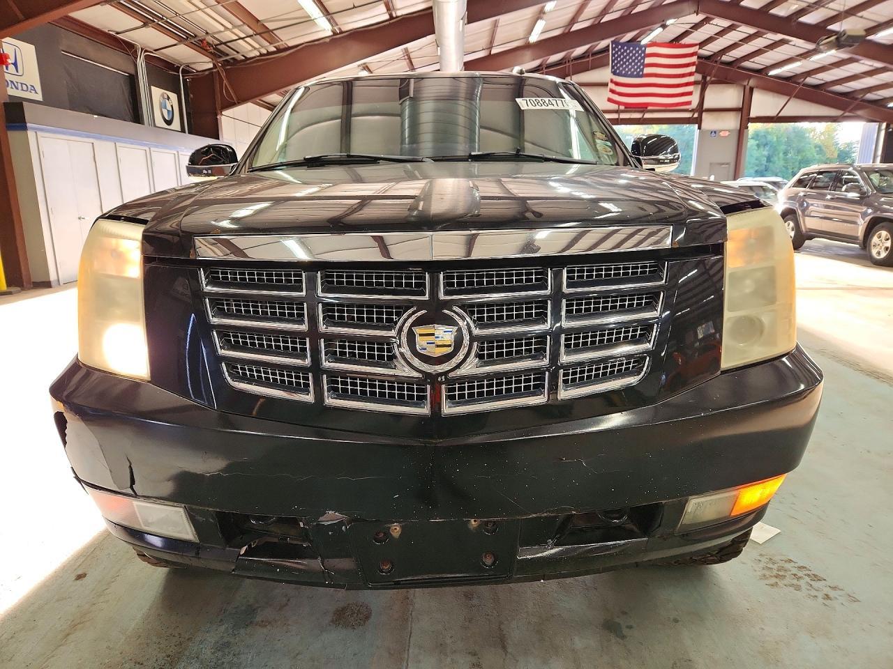 2007 Cadillac Escalade Luxury - Image 5