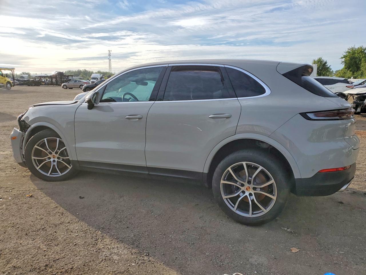 2026 Porsche Cayenne - Image 2