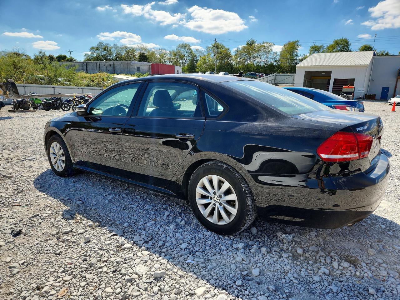 2014 Volkswagen Passat S - Фото 2