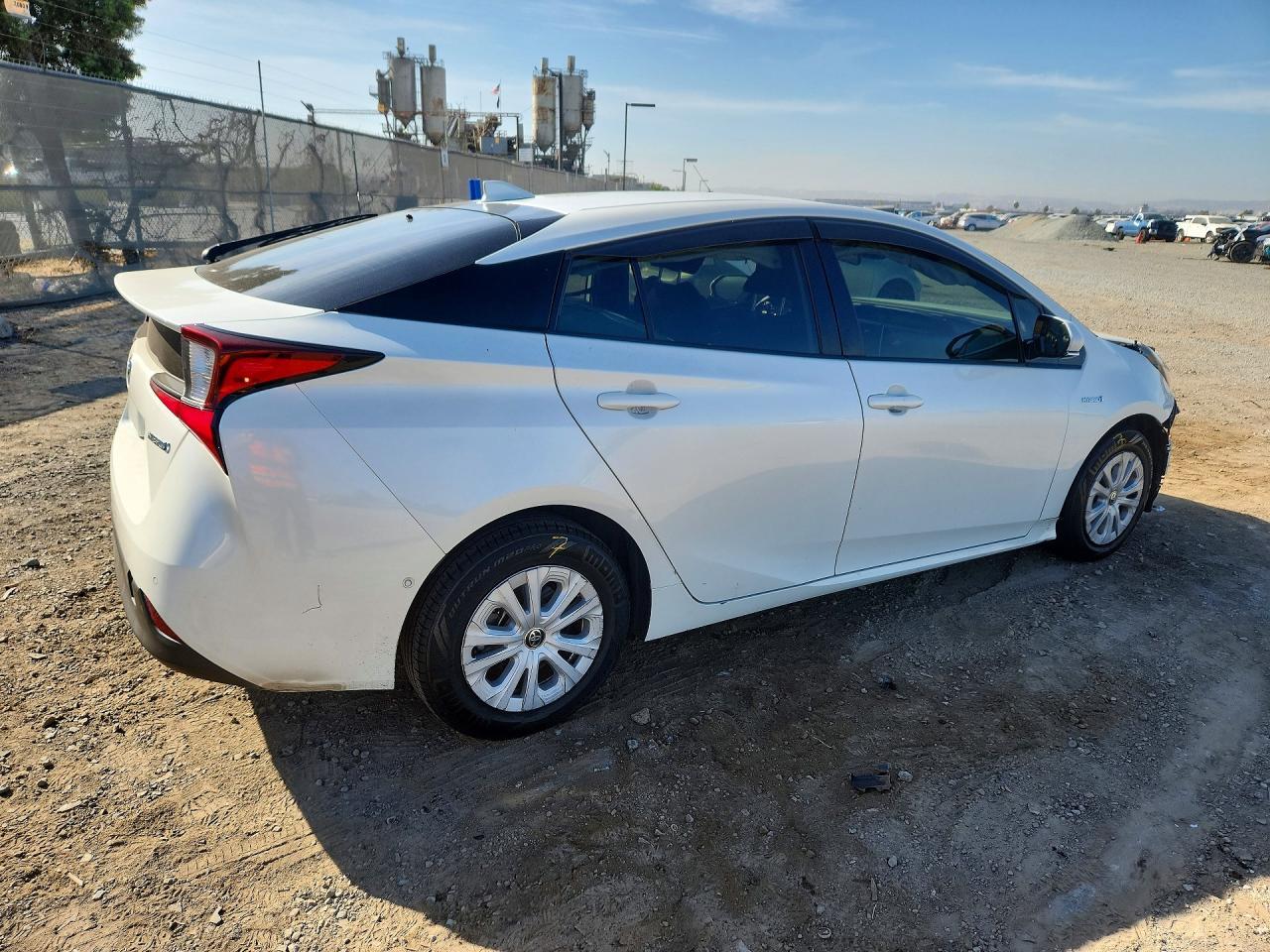 2019 Toyota Prius Le - Image 3