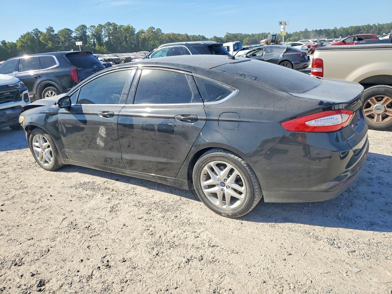 2015 Ford Fusion Se - Фото 2