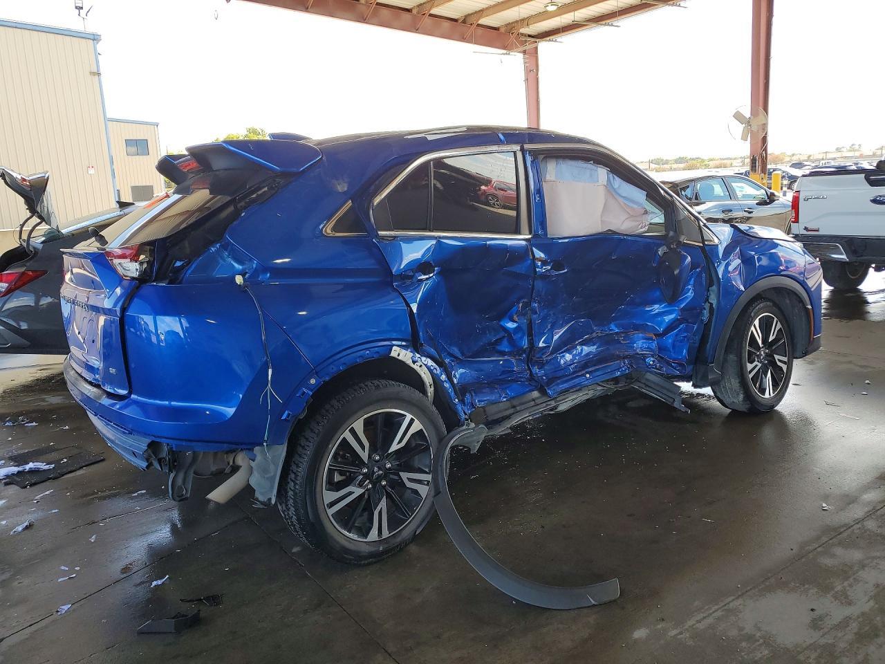 2023 Mitsubishi Eclipse Cross Se - Фото 3
