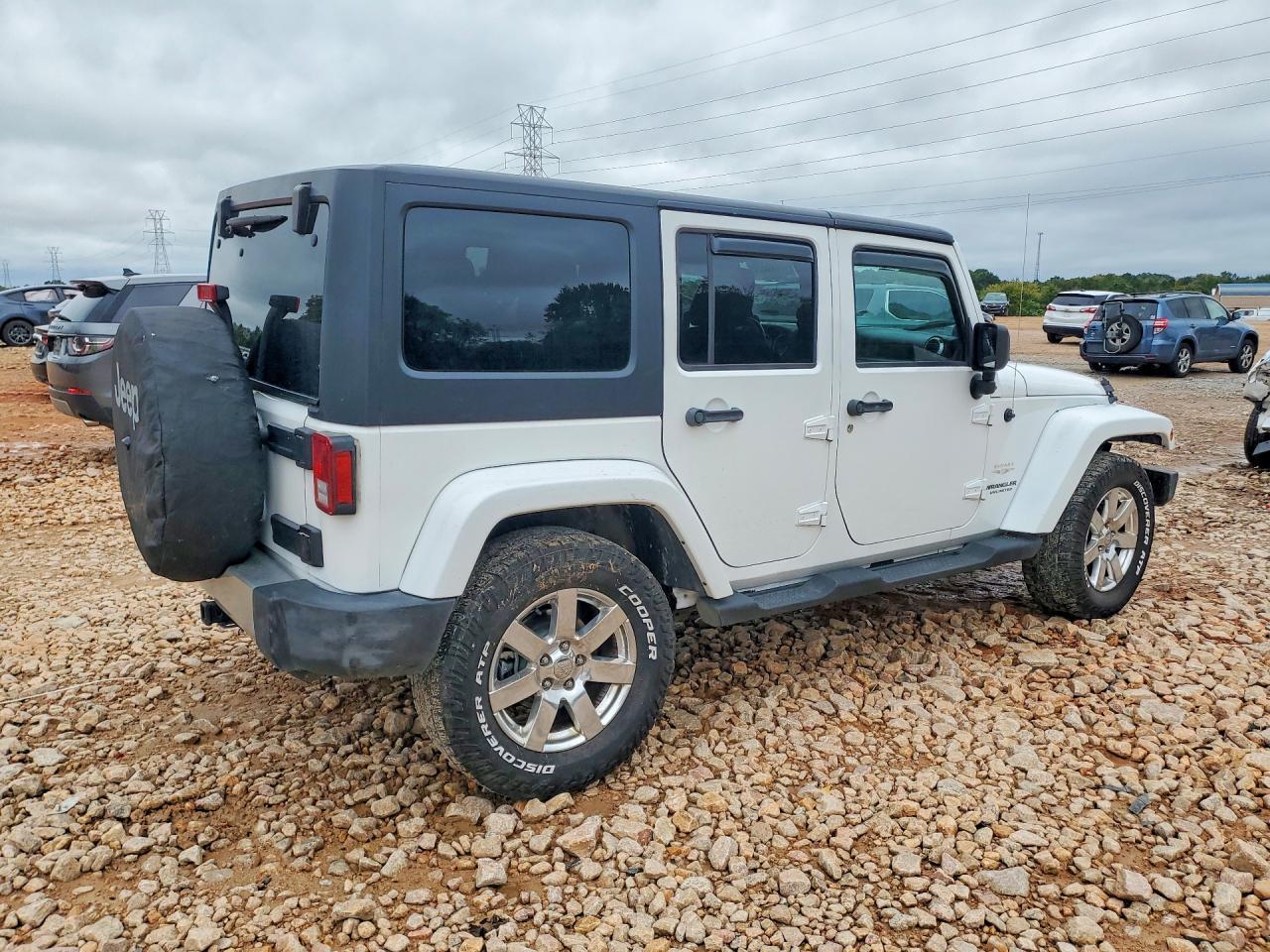 2012 Jeep Wrangler Unlimited Sahara - Фото 3
