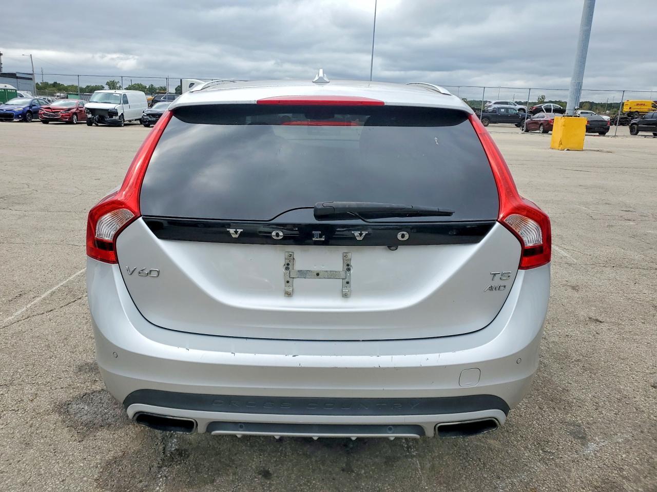 2018 Volvo V60 Cross Country Premier - Фото 6