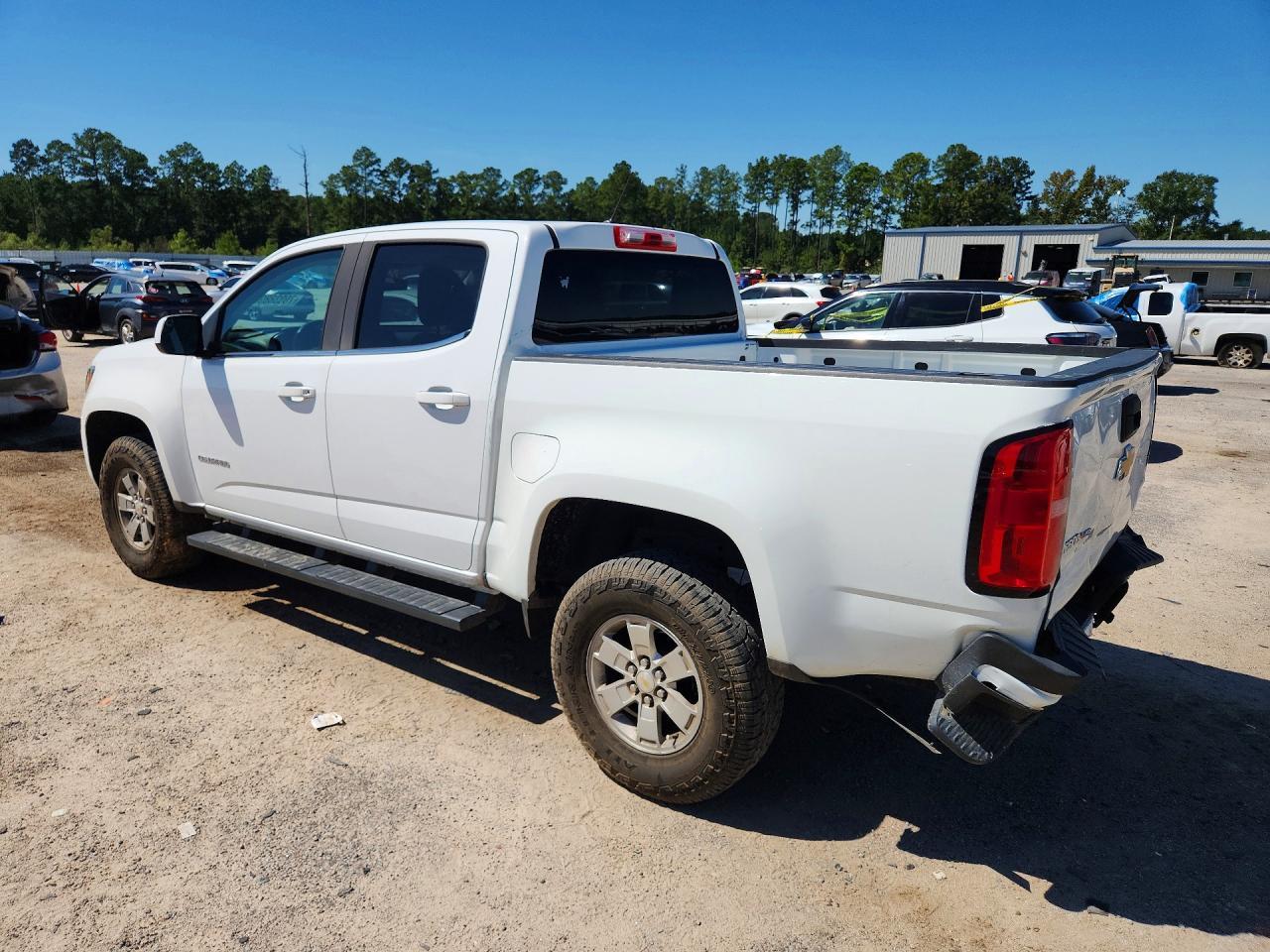 2017 Chevrolet Colorado - Фото 2