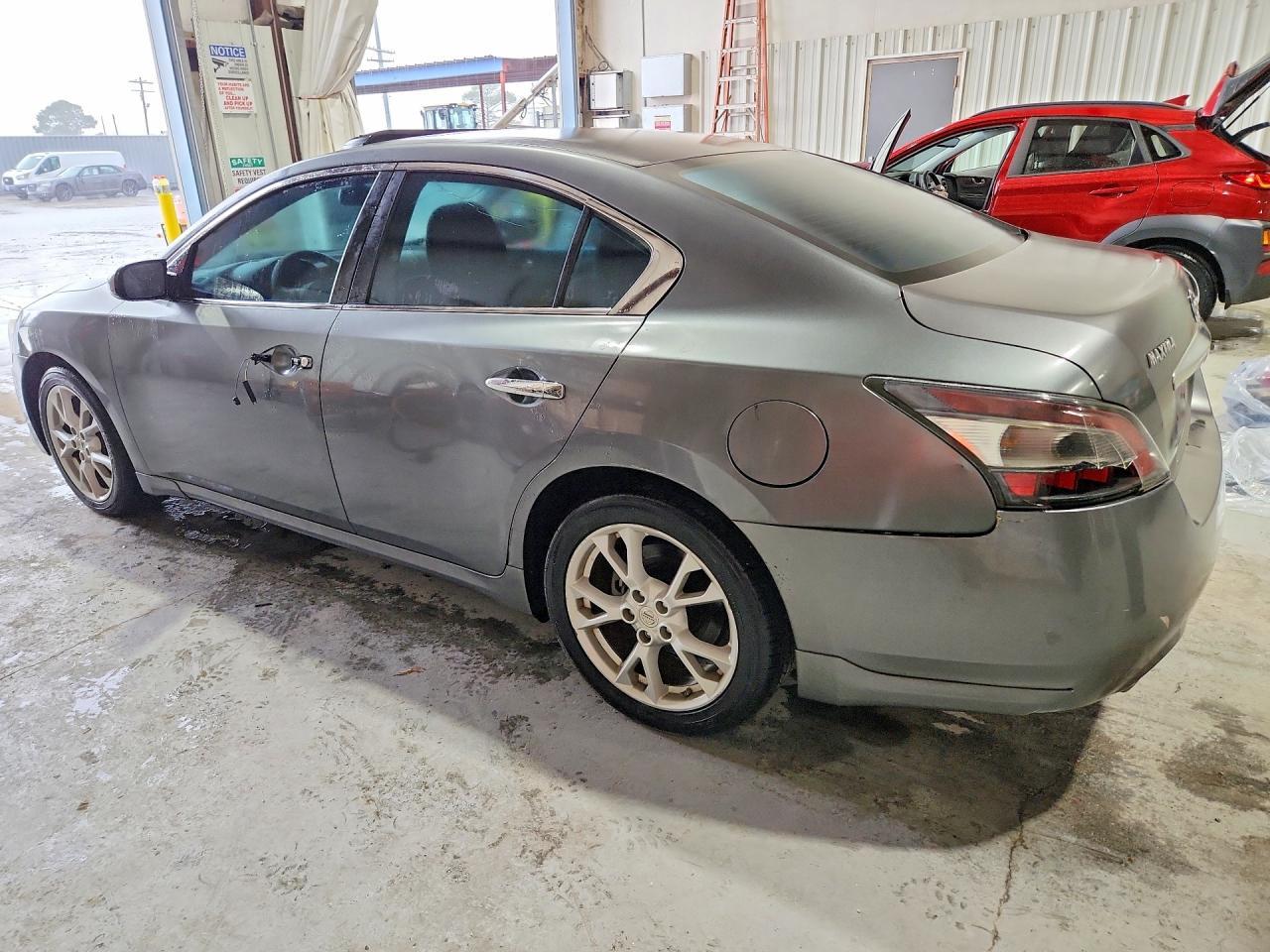 2014 Nissan Maxima 3.5 S - Image 2