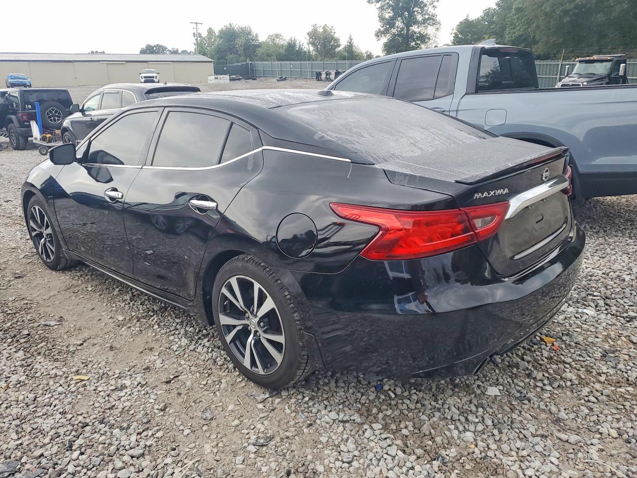 2017 Nissan Maxima Platinum - Image 2