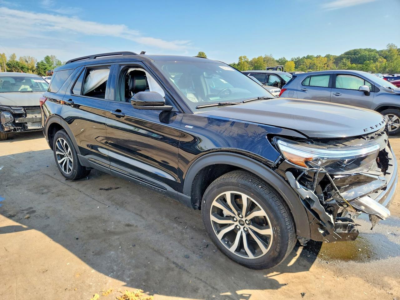 2023 Ford Explorer St-Line - Image 4
